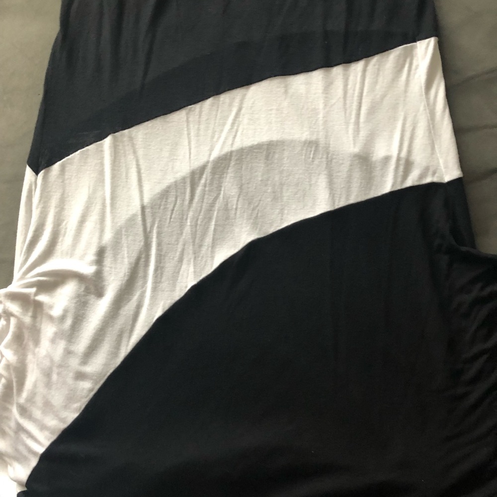 Like new! White Black Market form fitting tee - Picture 2 of 3